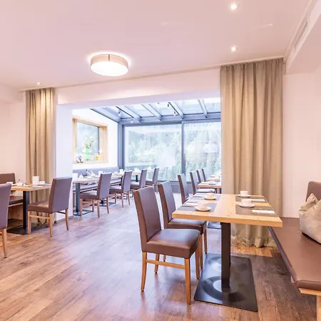 Haus Sattelblick Konukevi Sankt Anton am Arlberg